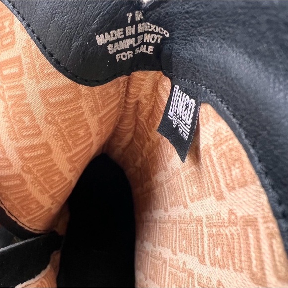 Dingo Black Fringed Boots with Cream Embroidery NWOT - Picture 4 of 4